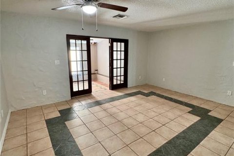 House in Sanford, Florida 4 bedrooms, 198.63 sq.m. № 1917176 - photo 9