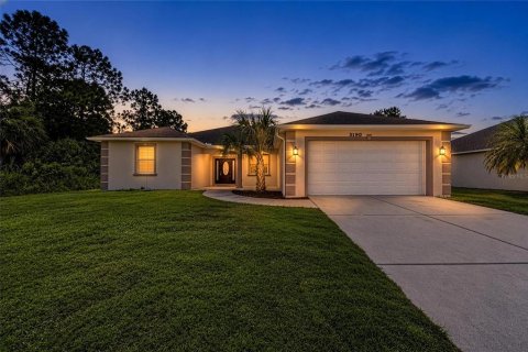 Villa ou maison à North Port, Floride 3 chambres, 160.81 m2 № 2341648