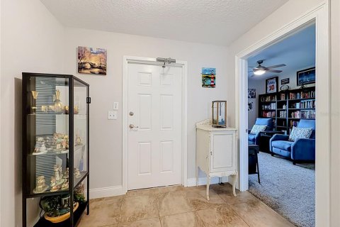 Condo in Sanford, Florida, 2 bedrooms  № 2379070 - photo 10