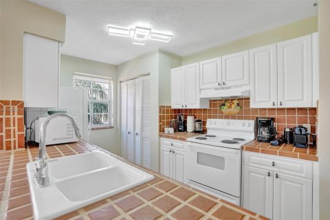 Copropriété à vendre à Aventura, Floride: 3 chambres, 125.42 m2 № 1956169 - photo 6