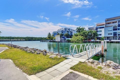 Copropriété à louer à Sunny Isles Beach, Floride: 41.62 m2 № 2170681 - photo 3