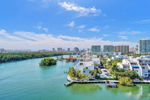Copropriété à louer à Sunny Isles Beach, Floride: 41.62 m2 № 2170681 - photo 5