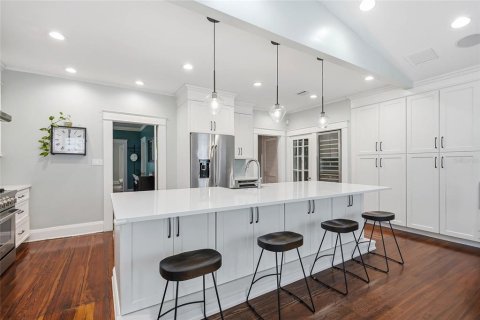 Casa en venta en Tampa, Florida, 5 dormitorios, 326.55 m2 № 2151624 - foto 18