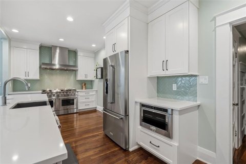 Casa en venta en Tampa, Florida, 5 dormitorios, 326.55 m2 № 2151624 - foto 19