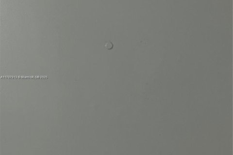 Copropriété à louer à Hallandale Beach, Floride: 1 chambre, 72.46 m2 № 1939491 - photo 1