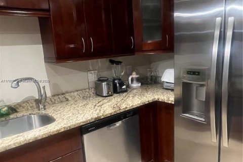 Copropriété à louer à Hallandale Beach, Floride: 1 chambre, 72.46 m2 № 1939491 - photo 18