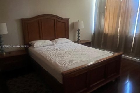 Copropriété à louer à Hallandale Beach, Floride: 1 chambre, 72.46 m2 № 1939491 - photo 4