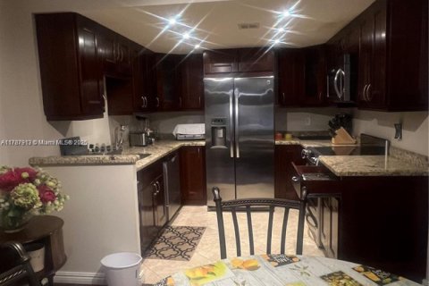 Copropriété à louer à Hallandale Beach, Floride: 1 chambre, 72.46 m2 № 1939491 - photo 5
