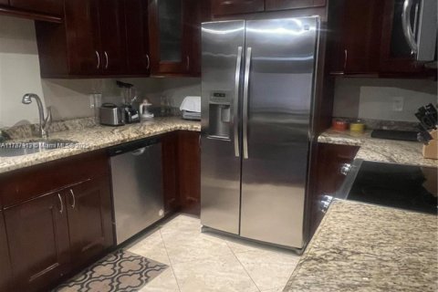 Copropriété à louer à Hallandale Beach, Floride: 1 chambre, 72.46 m2 № 1939491 - photo 16