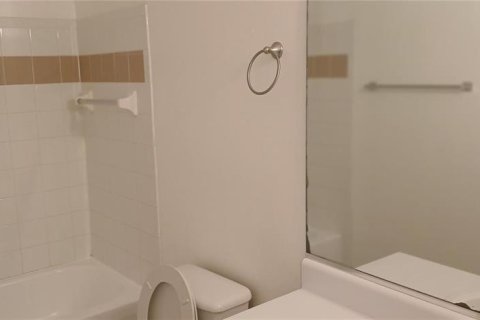 Снять в аренду кондоминиум в Тампа, Флорида 6 комнат, 108.14м2, № 2105986 - фото 17