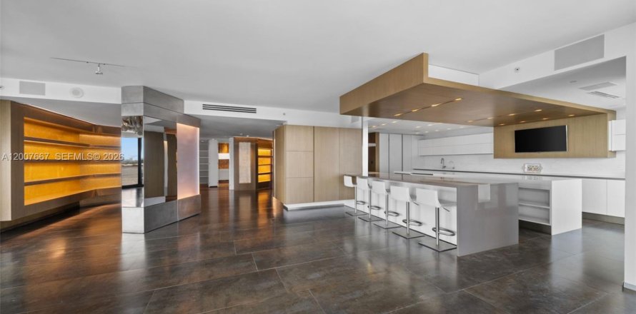 Condo in Bal Harbour, Florida, 2 bedrooms  № 2073662