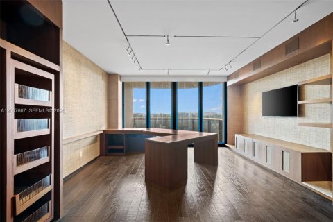 Condo in Bal Harbour, Florida, 2 bedrooms  № 2073662 - photo 21