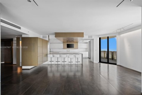 Condo in Bal Harbour, Florida, 2 bedrooms  № 2073662 - photo 3
