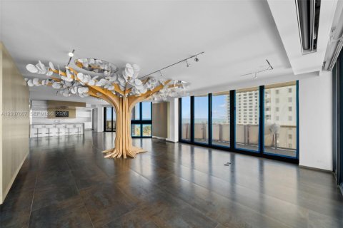 Condo in Bal Harbour, Florida, 2 bedrooms  № 2073662 - photo 12