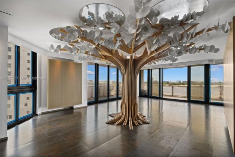 Condo in Bal Harbour, Florida, 2 bedrooms  № 2073662 - photo 13