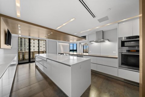Condo in Bal Harbour, Florida, 2 bedrooms  № 2073662 - photo 5