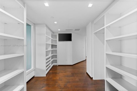 Condo in Bal Harbour, Florida, 2 bedrooms  № 2073662 - photo 27