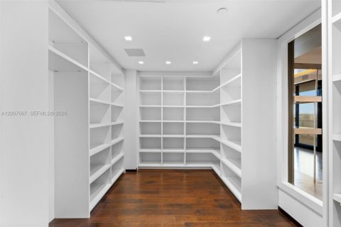 Condo in Bal Harbour, Florida, 2 bedrooms  № 2073662 - photo 26