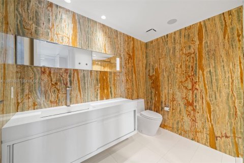 Condo in Bal Harbour, Florida, 2 bedrooms  № 2073662 - photo 24
