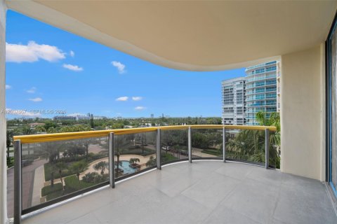 Condo in Bal Harbour, Florida, 2 bedrooms  № 2073662 - photo 14