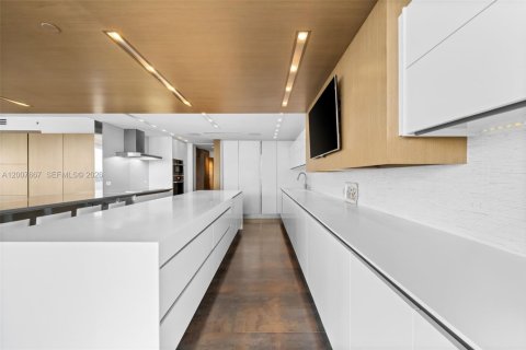 Condo in Bal Harbour, Florida, 2 bedrooms  № 2073662 - photo 7