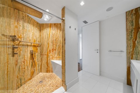 Condo in Bal Harbour, Florida, 2 bedrooms  № 2073662 - photo 25