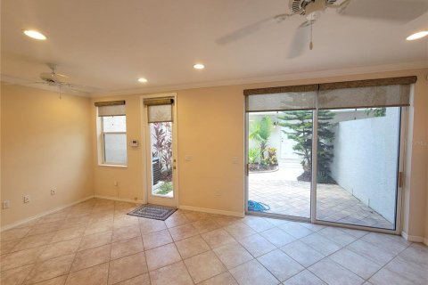 Townhouse in Bradenton, Florida 2 bedrooms, 138.98 sq.m. № 1906067 - photo 3