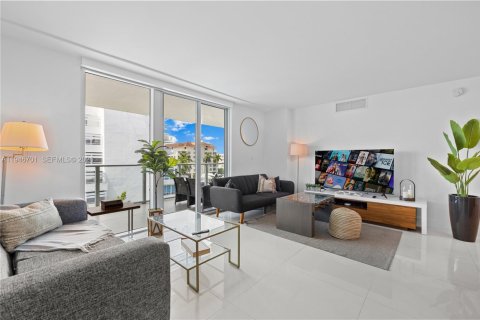 Купить кондоминиум в Бей-Харбор-Айлендс, Флорида 2 спальни, 88.72м2, № 2002906 - фото 23