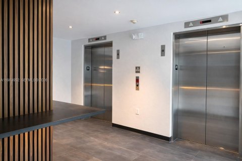 Купить кондоминиум в Холливуд, Флорида 2 спальни, 134.52м2, № 2045799 - фото 4