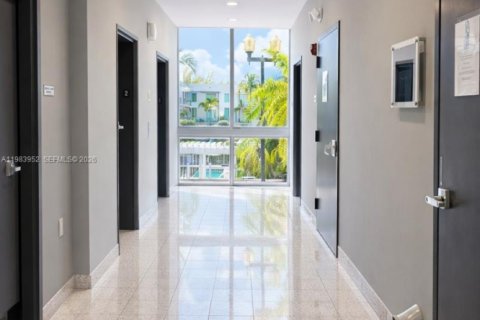 Купить кондоминиум в Холливуд, Флорида 2 спальни, 134.52м2, № 2045799 - фото 6