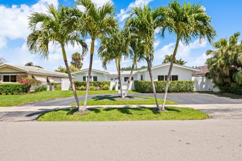 Casa en alquiler en Fort Lauderdale, Florida, 5 dormitorios, 238.29 m2 № 1174448 - foto 1