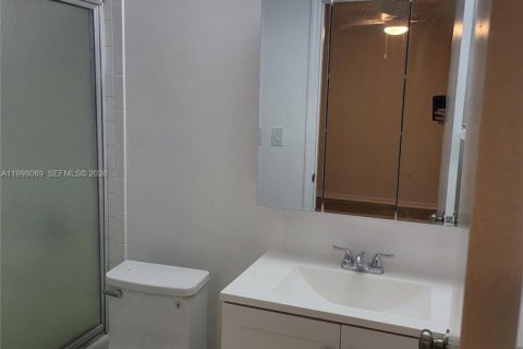 Immobilier commercial à vendre à Hollywood, Floride № 2066359 - photo 13