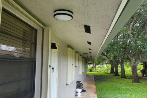 Immobilier commercial à vendre à Hollywood, Floride № 2066359 - photo 17