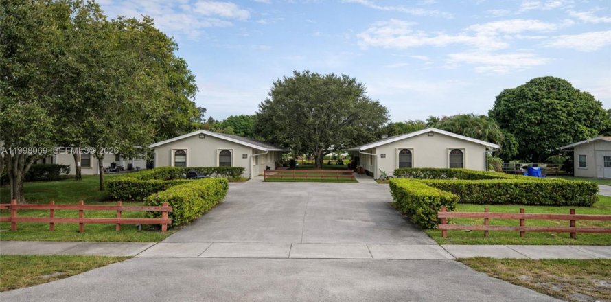 Immobilier commercial à Hollywood, Floride № 2066359