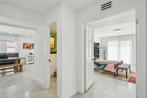 Casa en venta en Temple Terrace, Florida, 5 dormitorios, 226.12 m2 № 1851743 - foto 17
