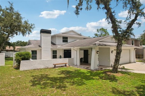 Casa en venta en Temple Terrace, Florida, 5 dormitorios, 226.12 m2 № 1851743 - foto 1