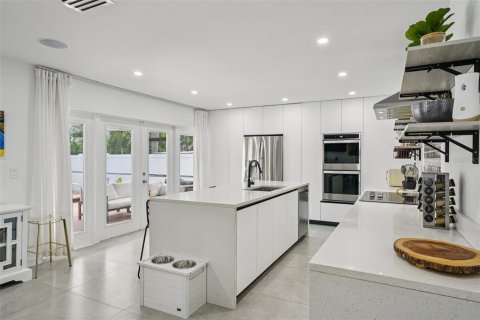 Casa en venta en Temple Terrace, Florida, 5 dormitorios, 226.12 m2 № 1851743 - foto 13