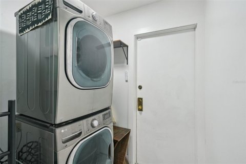 Casa en venta en Temple Terrace, Florida, 5 dormitorios, 226.12 m2 № 1851743 - foto 23