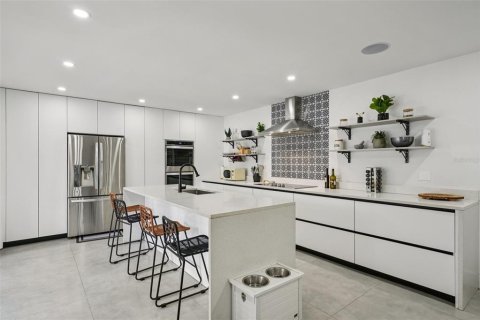 Casa en venta en Temple Terrace, Florida, 5 dormitorios, 226.12 m2 № 1851743 - foto 2