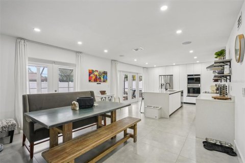 Casa en venta en Temple Terrace, Florida, 5 dormitorios, 226.12 m2 № 1851743 - foto 9