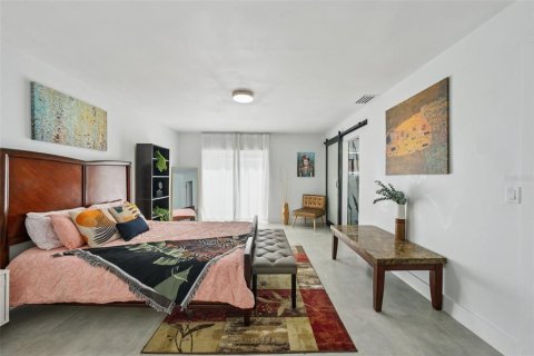 Casa en venta en Temple Terrace, Florida, 5 dormitorios, 226.12 m2 № 1851743 - foto 18