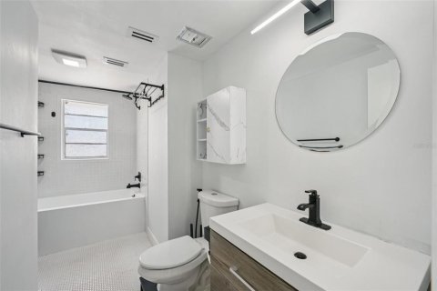 Casa en venta en Temple Terrace, Florida, 5 dormitorios, 226.12 m2 № 1851743 - foto 26
