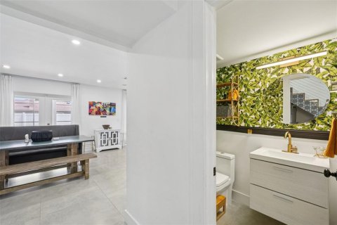 Casa en venta en Temple Terrace, Florida, 5 dormitorios, 226.12 m2 № 1851743 - foto 15