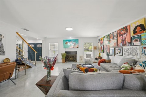 Casa en venta en Temple Terrace, Florida, 5 dormitorios, 226.12 m2 № 1851743 - foto 8
