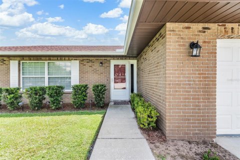 House in Lakeland, Florida 3 bedrooms, 215.9 sq.m. № 1914540 - photo 7
