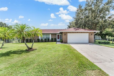House in Lakeland, Florida 3 bedrooms, 215.9 sq.m. № 1914540 - photo 1