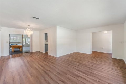 House in Lakeland, Florida 3 bedrooms, 215.9 sq.m. № 1914540 - photo 2
