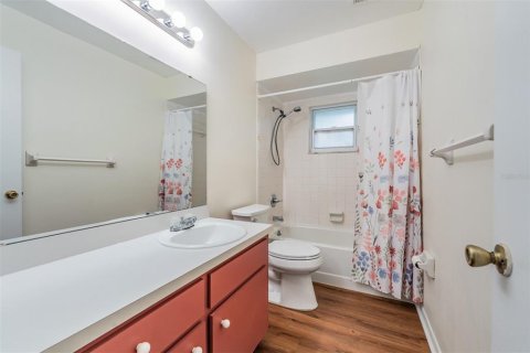 House in Lakeland, Florida 3 bedrooms, 215.9 sq.m. № 1914540 - photo 26