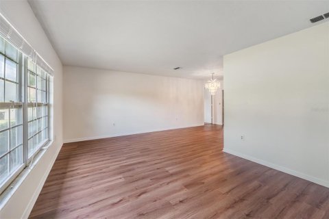 House in Lakeland, Florida 3 bedrooms, 215.9 sq.m. № 1914540 - photo 8