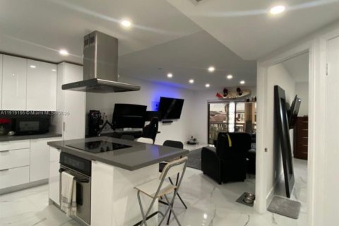 Condo in Doral, Florida, 1 bedroom  № 2018234